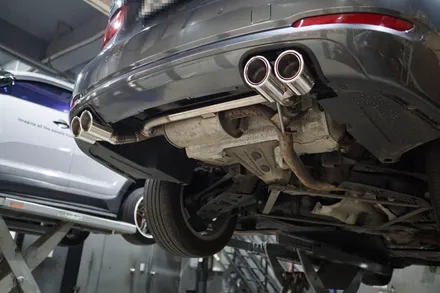 BMW 3GT 배기튜닝 구조변경 필요없는 뒤태 드레스업튜닝 순정형 듀얼배기 , 원형 실버 머플러 팁 적용 / 서울 동작