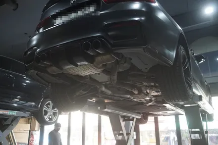 BMW F82 M4 배기튜닝 중통 소음기 교체 작업으로 1.5배 업그레이드 , M4의 진가를 발휘하다 / 서울 동작