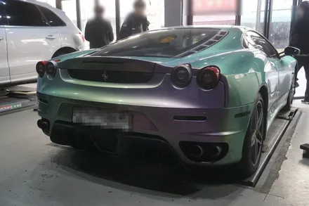 페라리F430 드레스업 머플러팁튜닝 희소가치를 높이는 카본 듀얼 머플러 팁 적용 완벽한 품격을 자랑하다 / 서울 동작