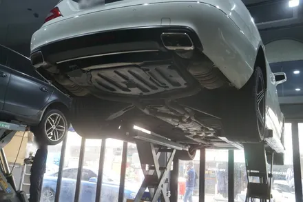 벤츠 CLS350 배기튜닝 또 다른 가치를 완성하다! 온/오프 가능한 가변배기시스템 커스텀 중통 앤드 사각 머플러 팁 장착 / 서울 동작