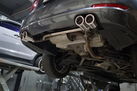 BMW 3GT 배기튜닝 구조변경 필요없는 뒤태 드레스업튜닝 순정형 듀얼배기 , 원형 실버 머플러 팁 적용 / 서울 동작