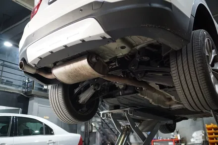 BMW F26 X4 배기 튜닝 구조변경 필요 없이 멋스러운 뒤태를 연출하는 순정형 듀얼 배기 듀얼 실버 머플러 팁 장착 / 서울 동작
