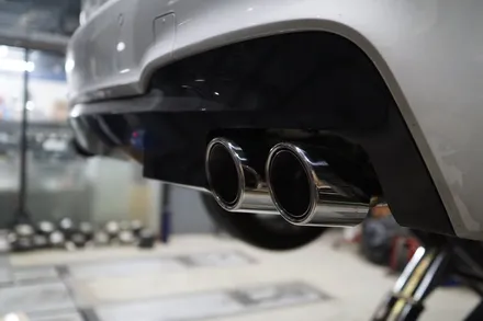 BMW F25 X3 배기 튜닝 구조변경 필요 없는 순정형 듀얼 배기 듀얼 실버 머플러 팁 장착 / 서울 동작