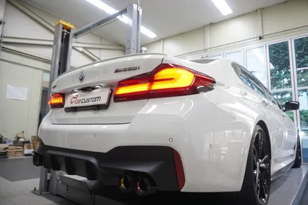 BMW G30 M550i 배기 튜닝 8기통 배기음을 극대화시키는 작업 진행하였습니다. / 서울 동작구