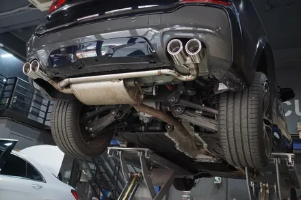 BMW F26 X4 배기튜닝 구조변경 필요없이 즐기는 완벽한 뒤태 연출 순정형 듀얼배기 원형 실버 머플러 팁 장착 / 서울 동작