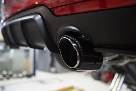 BMW F32 420i 그란쿠페 배기음 튜닝 퍼포먼스 디퓨져 이식 가변배기시스템 커스텀 중통 앤드 카본 머플러 팁 장착 / 서울 동작