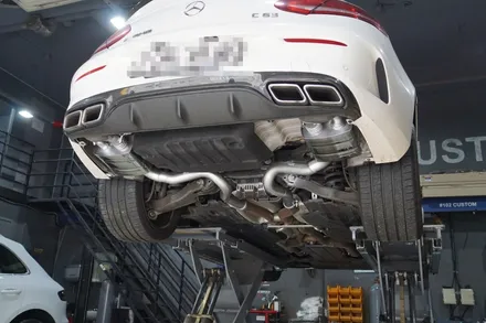 벤츠 W205 C63AMG 배기 튜닝 온/오프 가능한 가변 배기 시스템 순정 가변 버튼 연동 작업 / 서울 동작