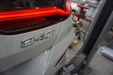 BMW 840i 배기 튜닝 스포티한 배기음을 원하신다면 필수입니다. 20% 증폭 중통 작업기 / 서울 동작