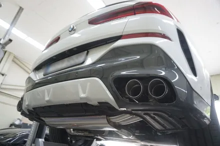 BMW X6 M50i 배기 튜닝 브릴란테 가변 배기 ＆ 카본 머플러 팁 작업을 완료하였습니다. / 서울 동작구