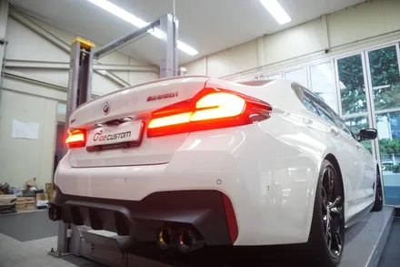 BMW G30 M550i 배기 튜닝 8기통 배기음을 극대화시키는 작업 진행하였습니다. / 서울 동작구