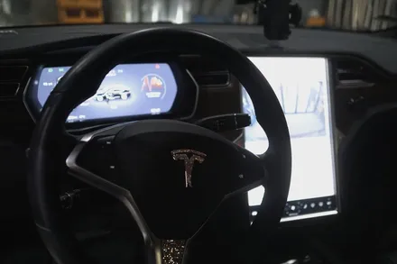 테슬라 모델S P100D 배기튜닝 놀라울만할 영역의 완성! 혁신으로 새로운 가치를 체감하다 쿠바텍 사운드부스터 마세라티 배기음 블루투스 버전 세팅 / 서울 동작