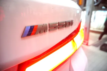 BMW G30 M550i 배기 튜닝 8기통 배기음을 극대화시키는 작업 진행하였습니다. / 서울 동작구