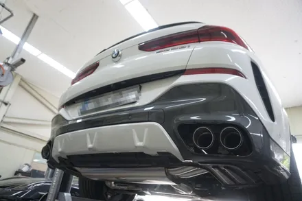 BMW X6 M50i 배기 튜닝 브릴란테 가변 배기 ＆ 카본 머플러 팁 작업을 완료하였습니다. / 서울 동작구