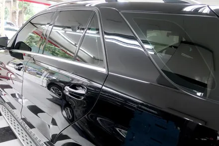 마포구 ML350 전에는 덴트,광택 복원을 오늘은 썬팅작업 합니다 / 서울 마포구 성산동