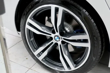마포구 휠 복원 BMW 6그란 투리스모 20인치 다이아 커팅 휠 복원 / 서울 마포구 성산동