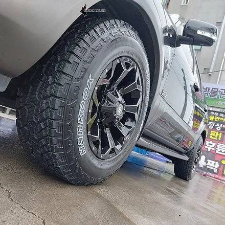 장착후기:)모하비 타쿠마 어솔트 XD 17인치 사제휠 / / 전주시 덕진구