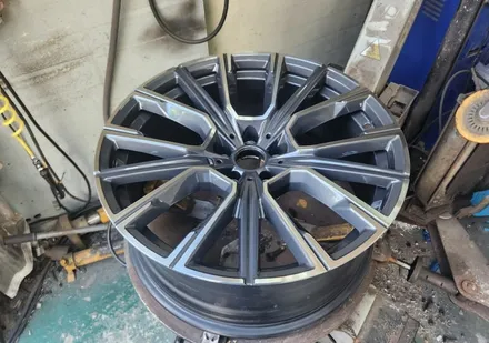 BMW 7시리즈 순정휠20인치 휠주차기스 다이아컷팅복원 수원휠복원 수원휠수리8949 / 수원 영통구