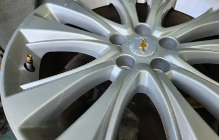 수원휠복원 쉐보레 트랙스 잘못된 휠도색으로 수원휠수리 8949를 방문해 주셨습니다 / 수원 영통구