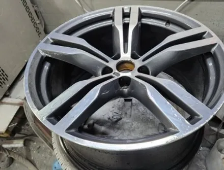 수원휠수리 BMW6GT 20인치 다이아컷팅복원 수원휠복원 은 휠수리8949에서 / 수원 영통구