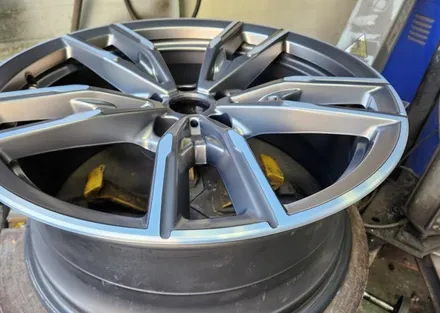 BMW M340i 순정휠19인치 휠주차기스 수원휠수리8949에서 다이아컷팅복원 수원휠복원 / 수원 영통구