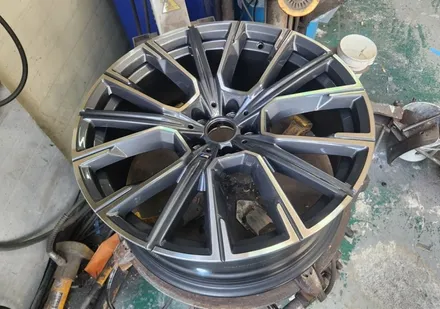 BMW 7시리즈 순정휠20인치 휠주차기스 다이아컷팅복원 수원휠복원 수원휠수리8949 / 수원 영통구