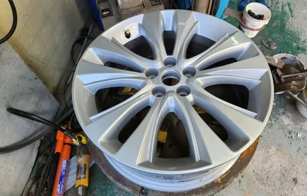 수원휠복원 쉐보레 트랙스 잘못된 휠도색으로 수원휠수리 8949를 방문해 주셨습니다 / 수원 영통구