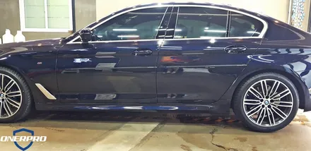 BMW 520i 카본블랙 가디언 도어가드로 문콕 보호하세요^^ by 오너프로PPF 부천직영점 / 수원 팔달