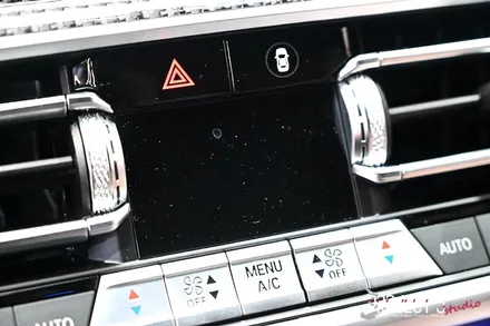 용인PPF BMW X5M 실내 보호를 위한 프로젝트 3 스튜디오 수원센터의 혁신적 PPF 솔루션 / 수원 팔달