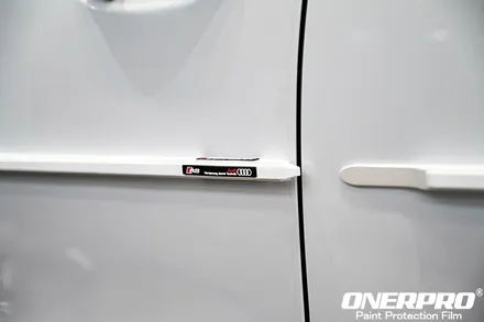 원중동ppf 아우디 Q4 40 e트론 글래시어 화이트 ppf 시공 및 문콕방지 도어가드 / 수원 팔달