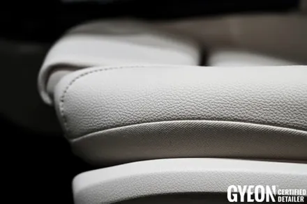 수원가죽코팅 전문 기온쿼츠 공식인증점 벤츠 A220 화이트 시트 / 수원 팔달