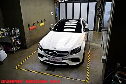 벤츠 E63 AMG 폴라화이트 2년 운행한 차량도 가능한 카본 인테리어 실내PPF / 수원 팔달