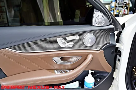 벤츠 E63 AMG 폴라화이트 2년 운행한 차량도 가능한 카본 인테리어 실내PPF / 수원 팔달