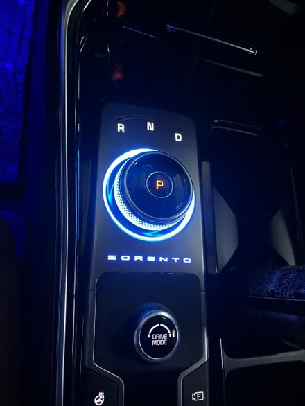 쏘렌토 MQ4 순정엠비언트가 있는데 왜케 허전하지?? 야무진튜닝에서 엠비언트 시공 받고 갬성있게 주행해보자!! / 경기 광주,용인,하남