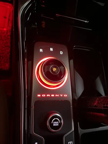 쏘렌토 MQ4 순정엠비언트가 있는데 왜케 허전하지?? 야무진튜닝에서 엠비언트 시공 받고 갬성있게 주행해보자!! / 경기 광주,용인,하남