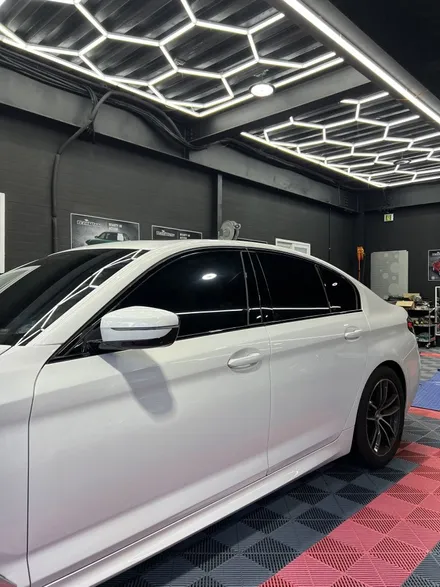 BMW 520i 윈도우 크롬 딜리트 윈도우 크롬 죽이기 랩핑 시공 - [구미랩핑/대구랩핑/sy디자인커스텀] / 구미시 선기동