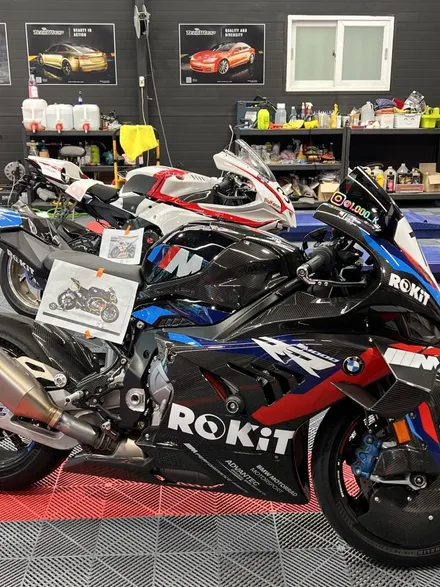 바이크 랩핑 YAMAHA 야마하 R1 & BMW M1000RR 전체 디자인 커스텀 데칼 시공 - [구미랩핑/대구랩핑/경북랩핑/sy디자인커스텀] / 구미시 선기동