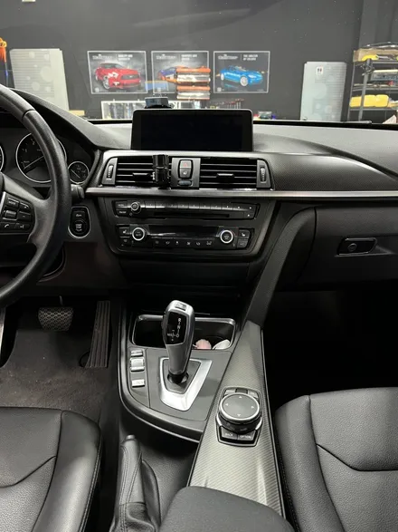 BMW 3시리즈 3GT 무광 카본 실내 랩핑 택랩 세라믹 매트 카본 랩핑 - [구미랩핑/대구랩핑/경북랩핑/sy디자인커스텀] / 구미시 선기동