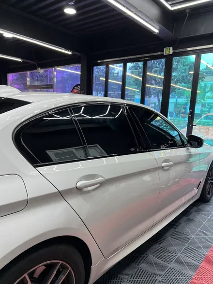 BMW 520i 윈도우 크롬 딜리트 윈도우 크롬 죽이기 랩핑 시공 - [구미랩핑/대구랩핑/sy디자인커스텀] / 구미시 선기동