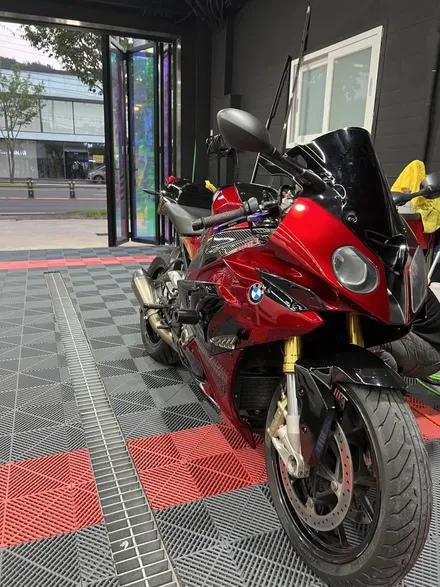 바이크 랩핑 BMWs1000rr 오토바이 탱크 연료통 커버 부분 랩핑 포인트 랩핑 - [구미랩핑/대구랩핑/경북랩핑/sy디자인커스텀] / 구미시 선기동