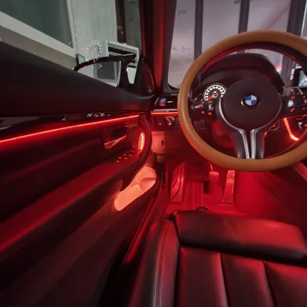 오픈카 뚜따 감성마력의 끝판왕!! BMW F83 M4컨버터블 4시리즈 F바디 비노출 아크릴 엠비언트, 풋등, 스피커LED, 도어포켓 네온 시공!! 서울 광진구 카디자인 입고. / 광진구, 성수, 송파, 동대문