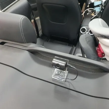 벤츠w205 w212 C클래스 E클래스 카브리올레 후방 블랙박스 거치대 시공 / 광진구, 성수, 송파, 동대문