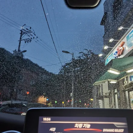 벤츠 C200D 보쉬 와이퍼 교환 장마철 대비 발수코팅 유리발수 시야 시안성 확보 완료 / 광진구, 성수, 송파, 동대문