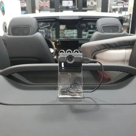 벤츠w205 w212 C클래스 E클래스 카브리올레 후방 블랙박스 거치대 시공 / 광진구, 성수, 송파, 동대문