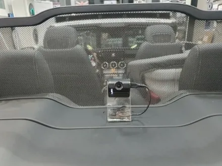 벤츠w205 w212 C클래스 E클래스 카브리올레 후방 블랙박스 거치대 시공 / 광진구, 성수, 송파, 동대문