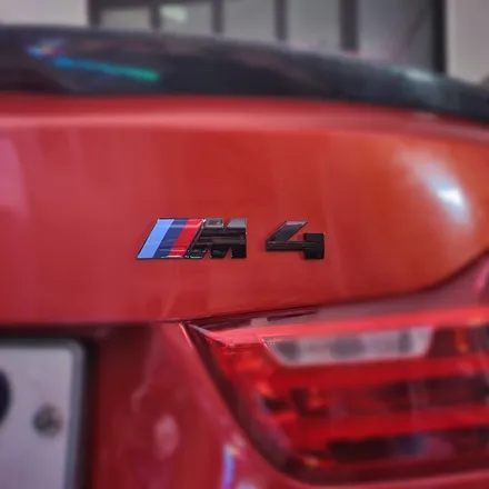 오픈카 뚜따 감성마력의 끝판왕!! BMW F83 M4컨버터블 4시리즈 F바디 비노출 아크릴 엠비언트, 풋등, 스피커LED, 도어포켓 네온 시공!! 서울 광진구 카디자인 입고. / 광진구, 성수, 송파, 동대문