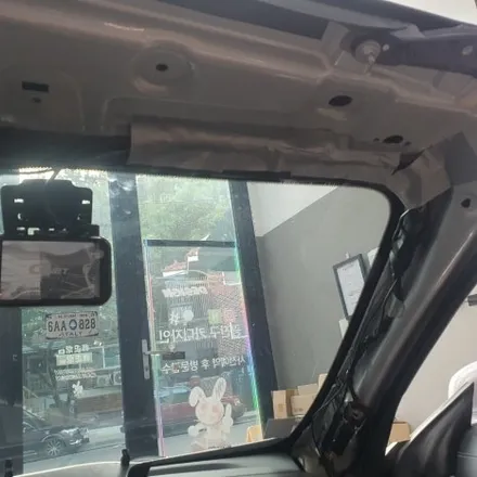 서울 광진구에서 벤츠SL 63AMG R172 비노출과 매립 엠비언트 후방 블랙박스 예시설명 / 광진구, 성수, 송파, 동대문