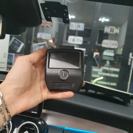 벤츠w205 w212 C클래스 E클래스 카브리올레 후방 블랙박스 거치대 시공 / 광진구, 성수, 송파, 동대문