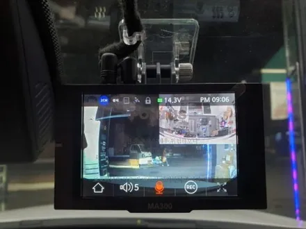 벤츠w205 w212 C클래스 E클래스 카브리올레 후방 블랙박스 거치대 시공 / 광진구, 성수, 송파, 동대문