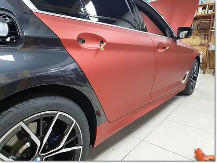 BMW 530e 무광레드크롬 전체랩핑 무광크롬 크롬랩핑