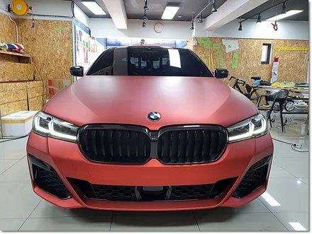 BMW 530e 무광레드크롬 전체랩핑 무광크롬 크롬랩핑